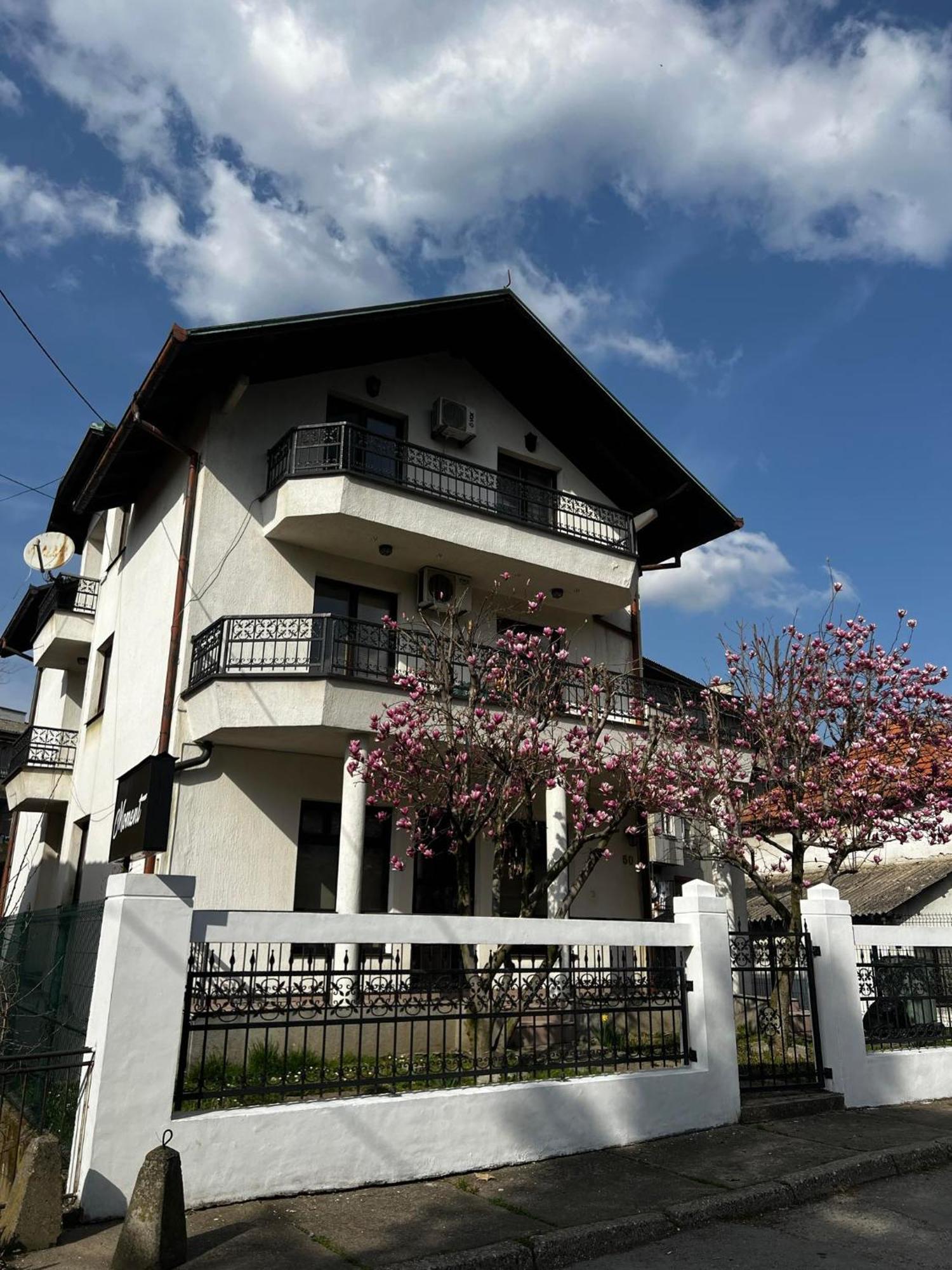 Hostel Тузла Экстерьер фото