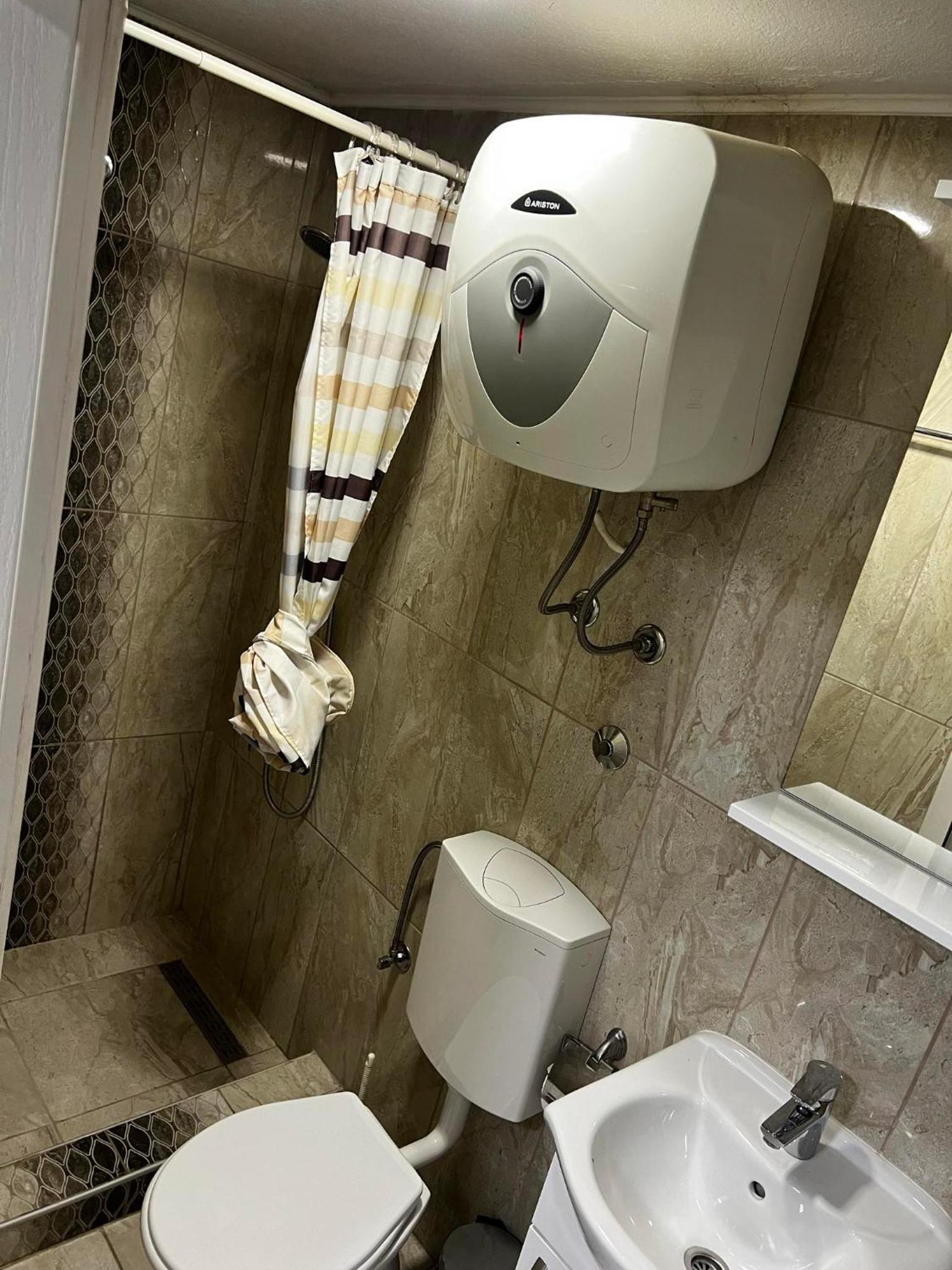 Hostel Тузла Экстерьер фото