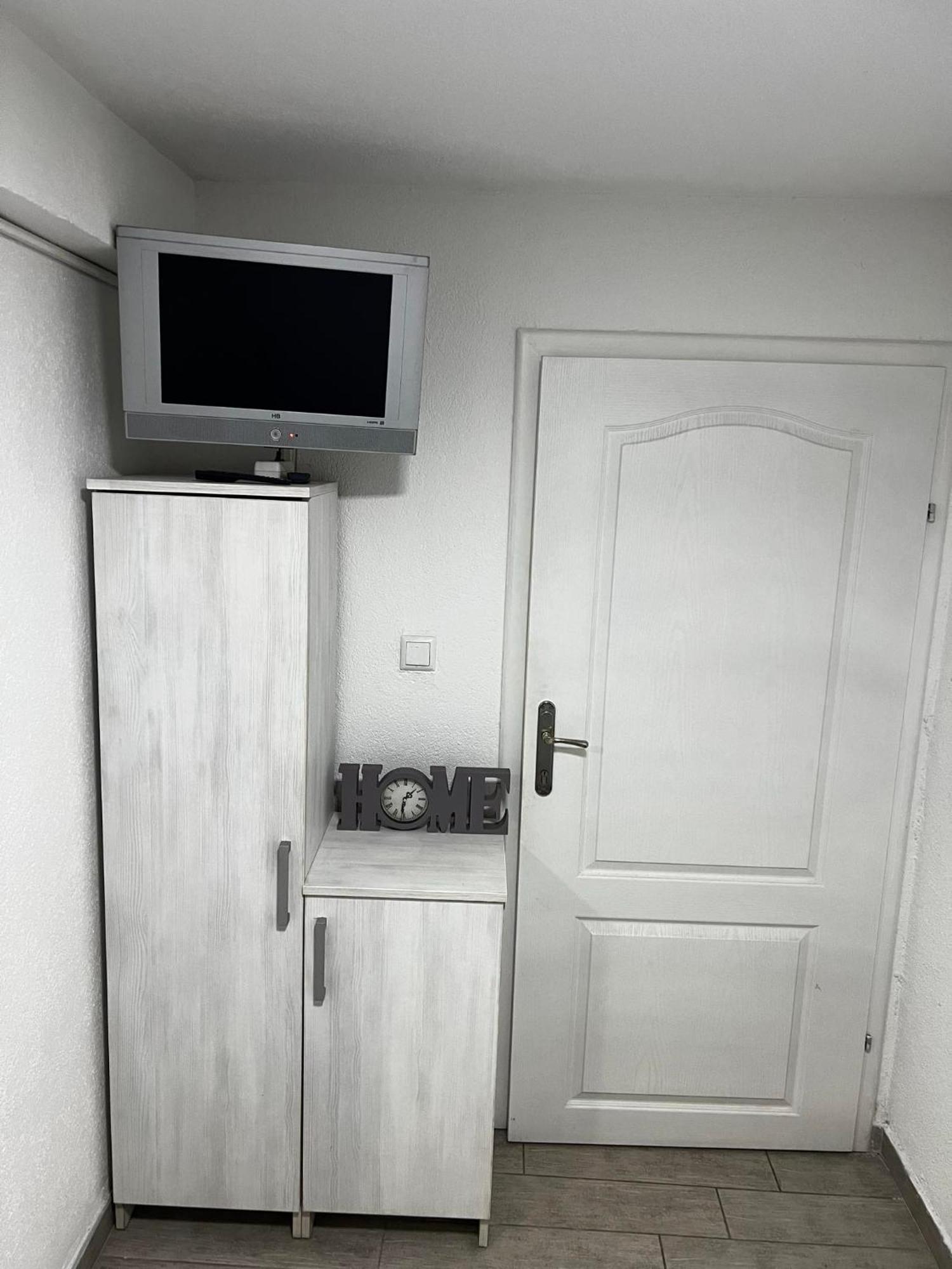Hostel Тузла Экстерьер фото