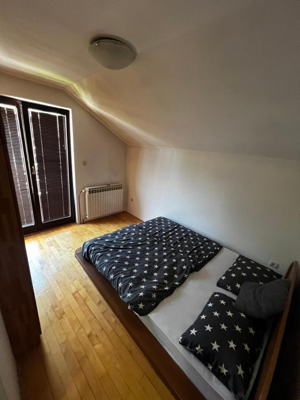 Hostel Тузла Экстерьер фото