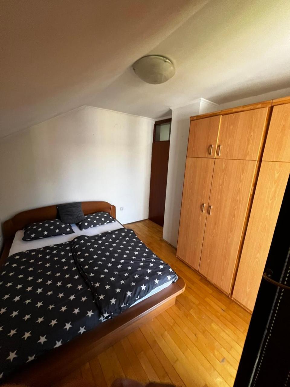 Hostel Тузла Экстерьер фото