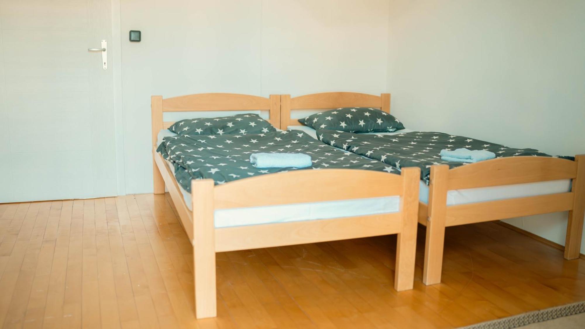 Hostel Тузла Экстерьер фото